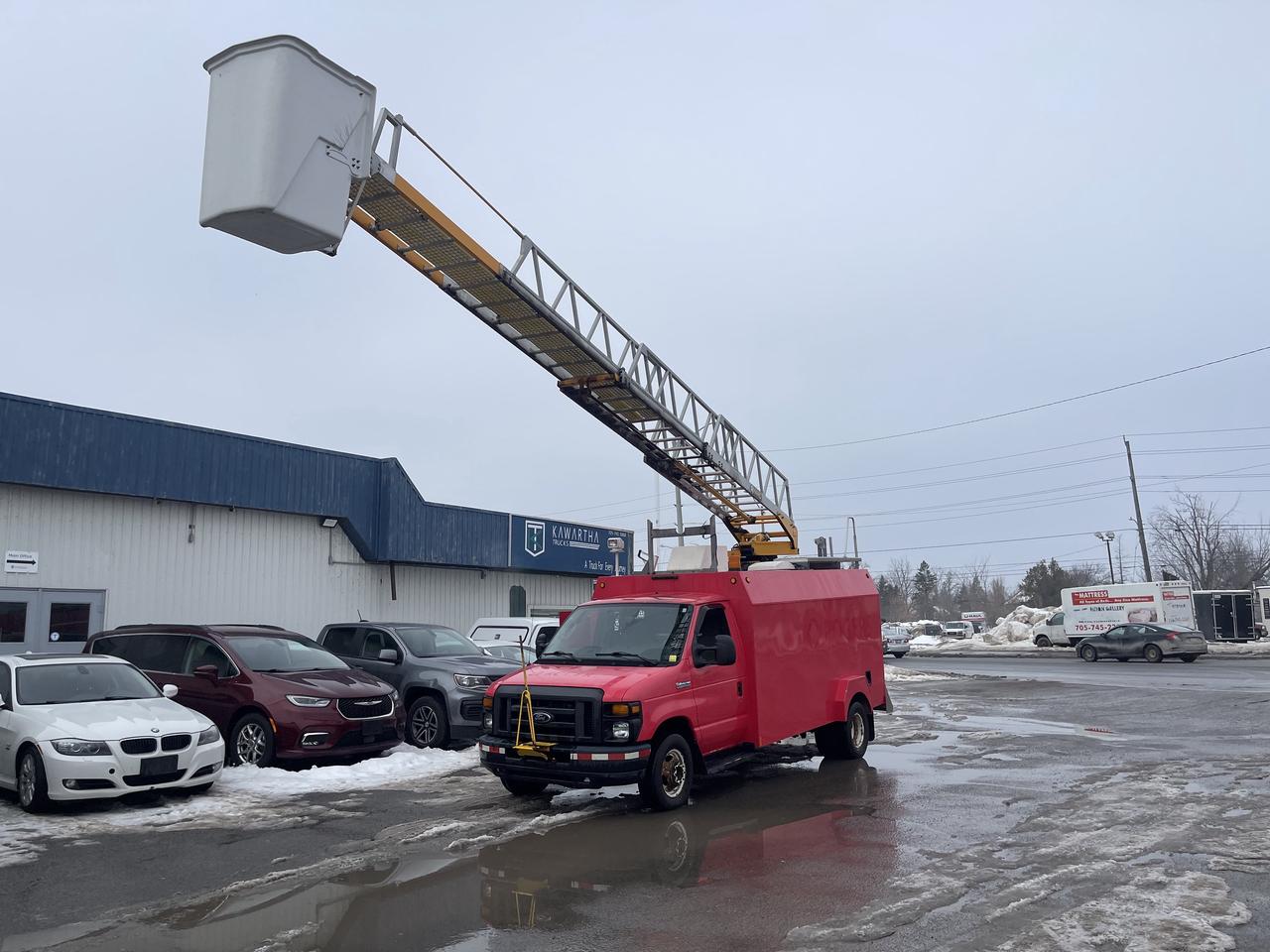 2015 Ford E-450  Photo