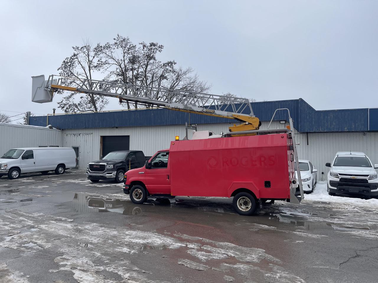 2015 Ford E-450  Photo