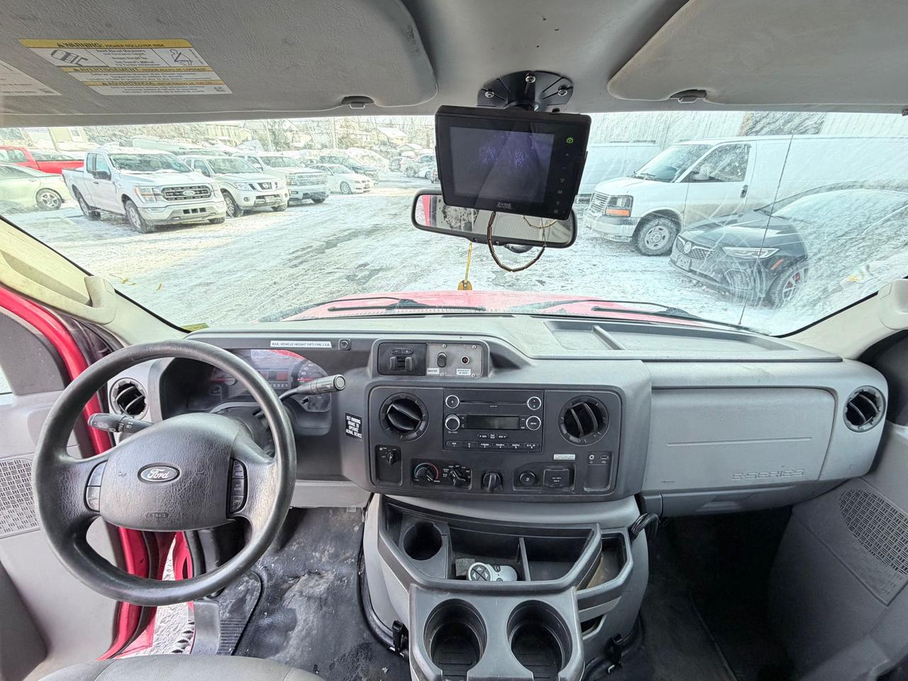 2015 Ford E-450  Photo