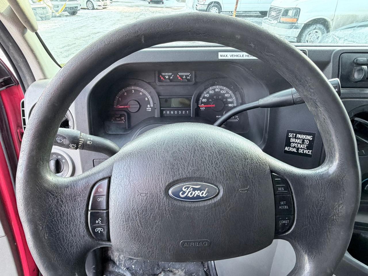 2015 Ford E-450  Photo