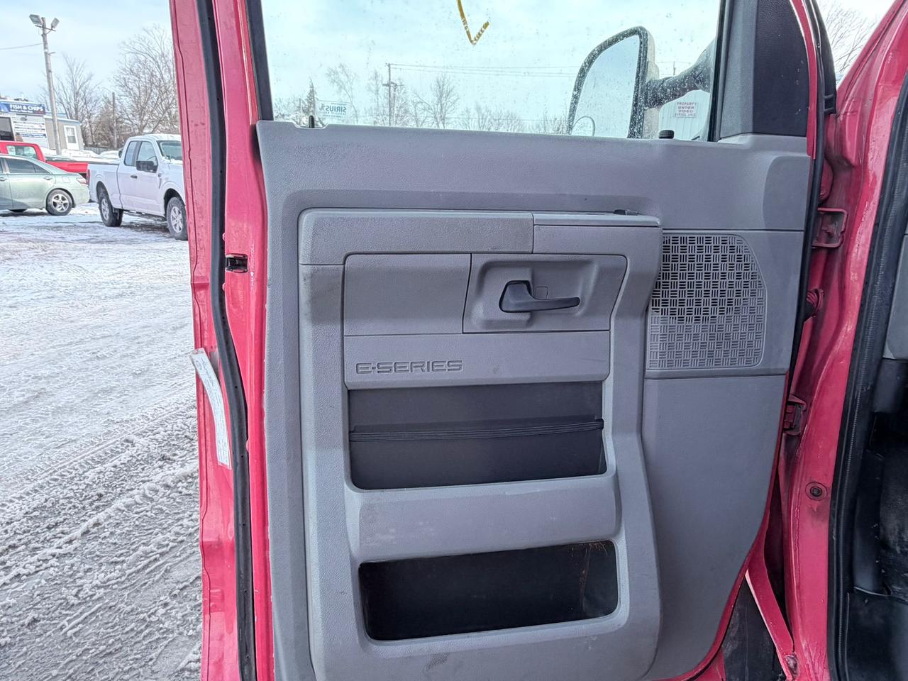 2015 Ford E-450  Photo