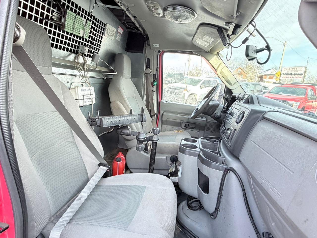 2015 Ford E-450  Photo