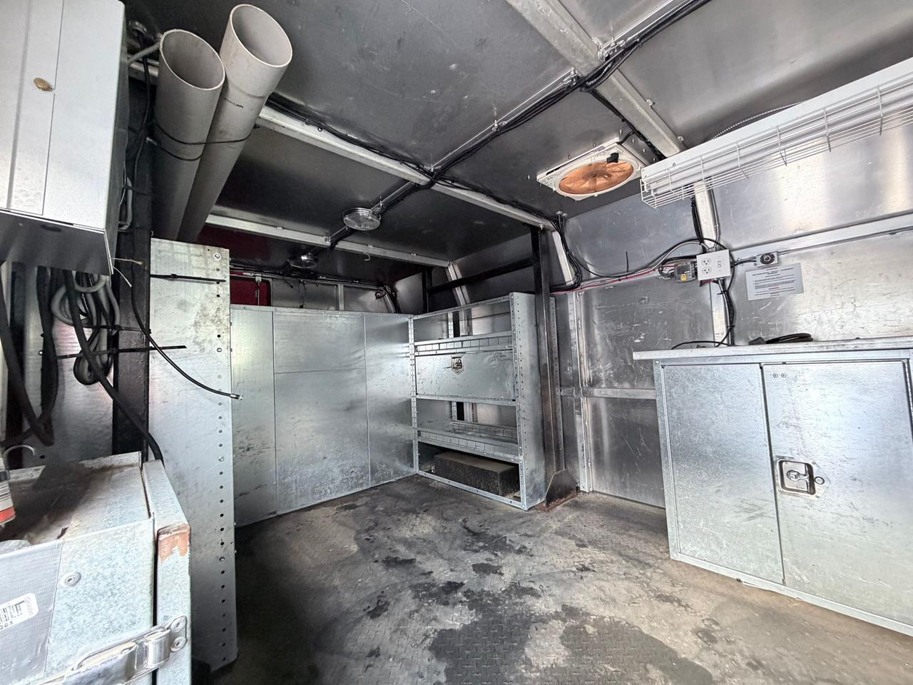 2015 Ford E-450  Photo