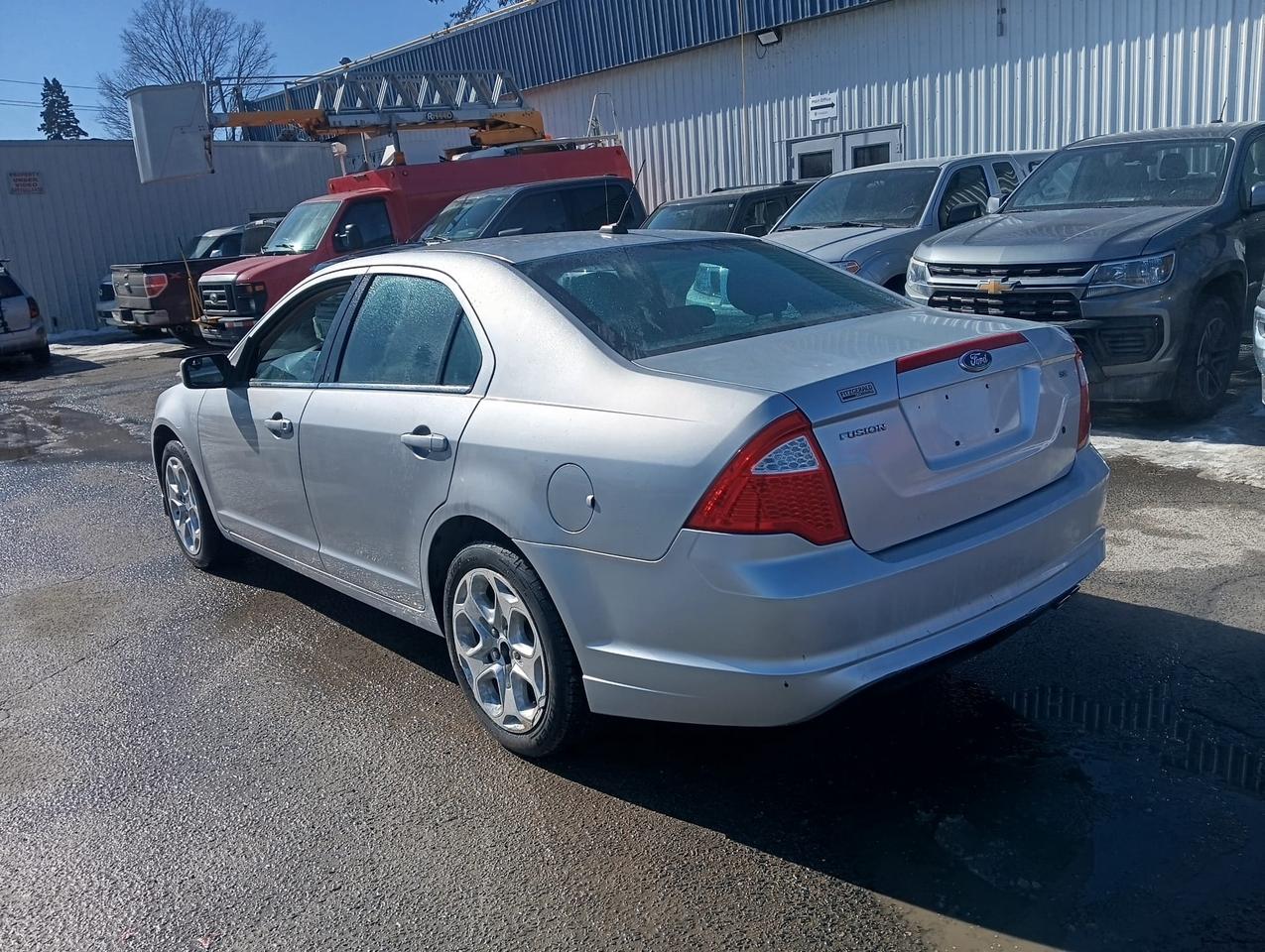 2011 Ford Fusion SE Photo3