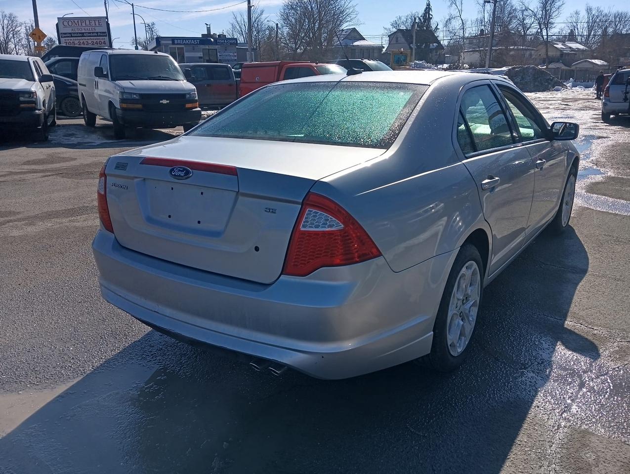 2011 Ford Fusion SE Photo4