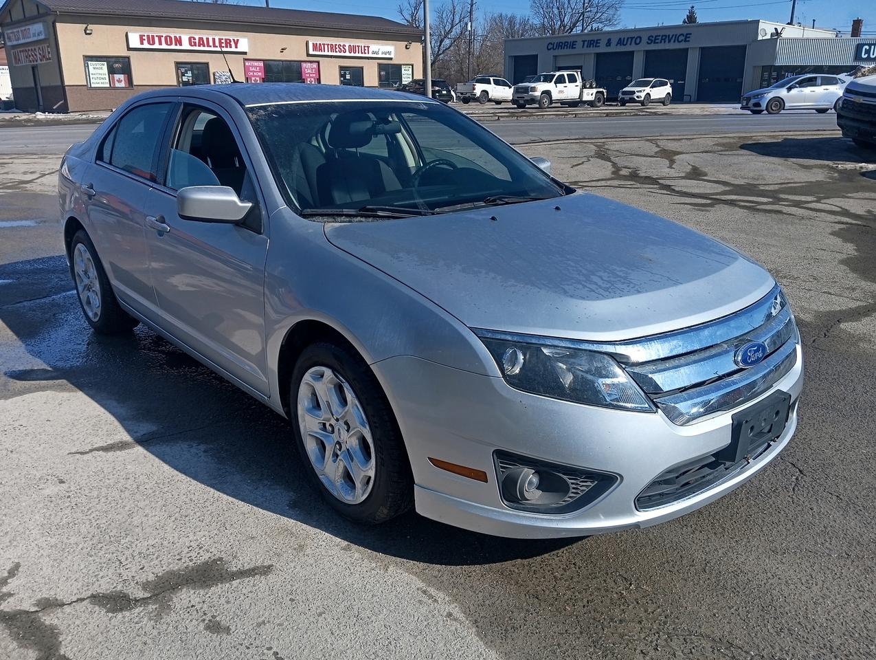 2011 Ford Fusion SE Photo2