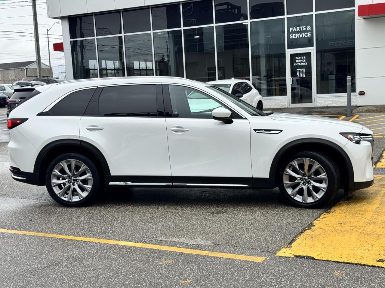 2024 Mazda CX-90 MHEV GT-P AWD/ EXTENDED WARRANTY/ 3.95% RATE/ MUST SEE Photo3