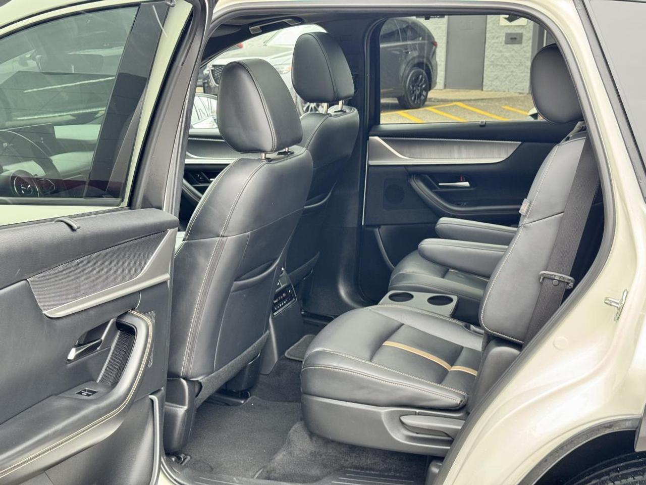 2024 Mazda CX-90 MHEV GT-P AWD/ EXTENDED WARRANTY/ 3.95% RATE/ MUST SEE Photo