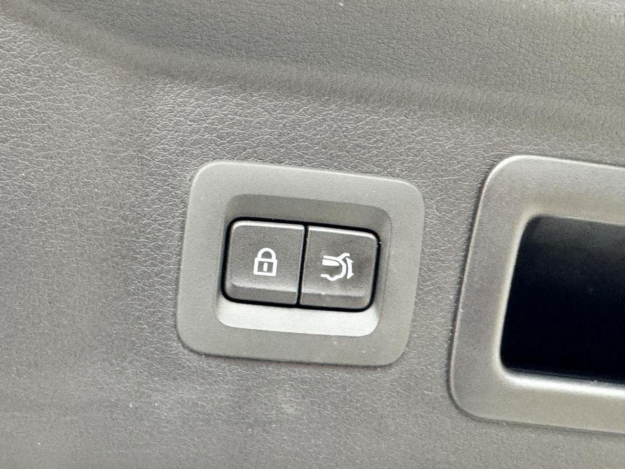 2024 Mazda CX-90 MHEV GT-P AWD/ EXTENDED WARRANTY/ 3.95% RATE/ MUST SEE Photo