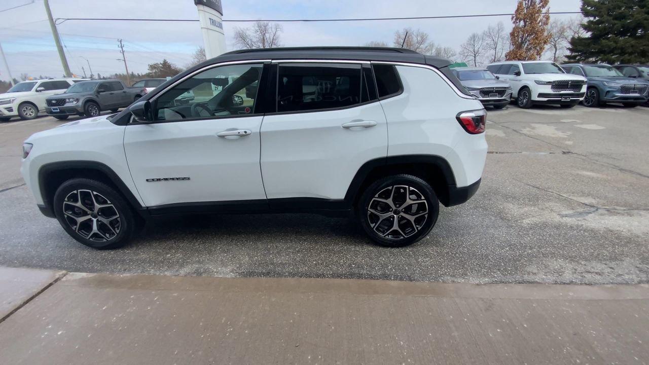 2025 Jeep Compass LIMITED Photo