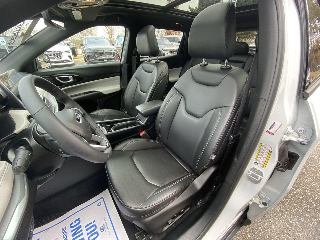 2025 Jeep Compass LIMITED Photo