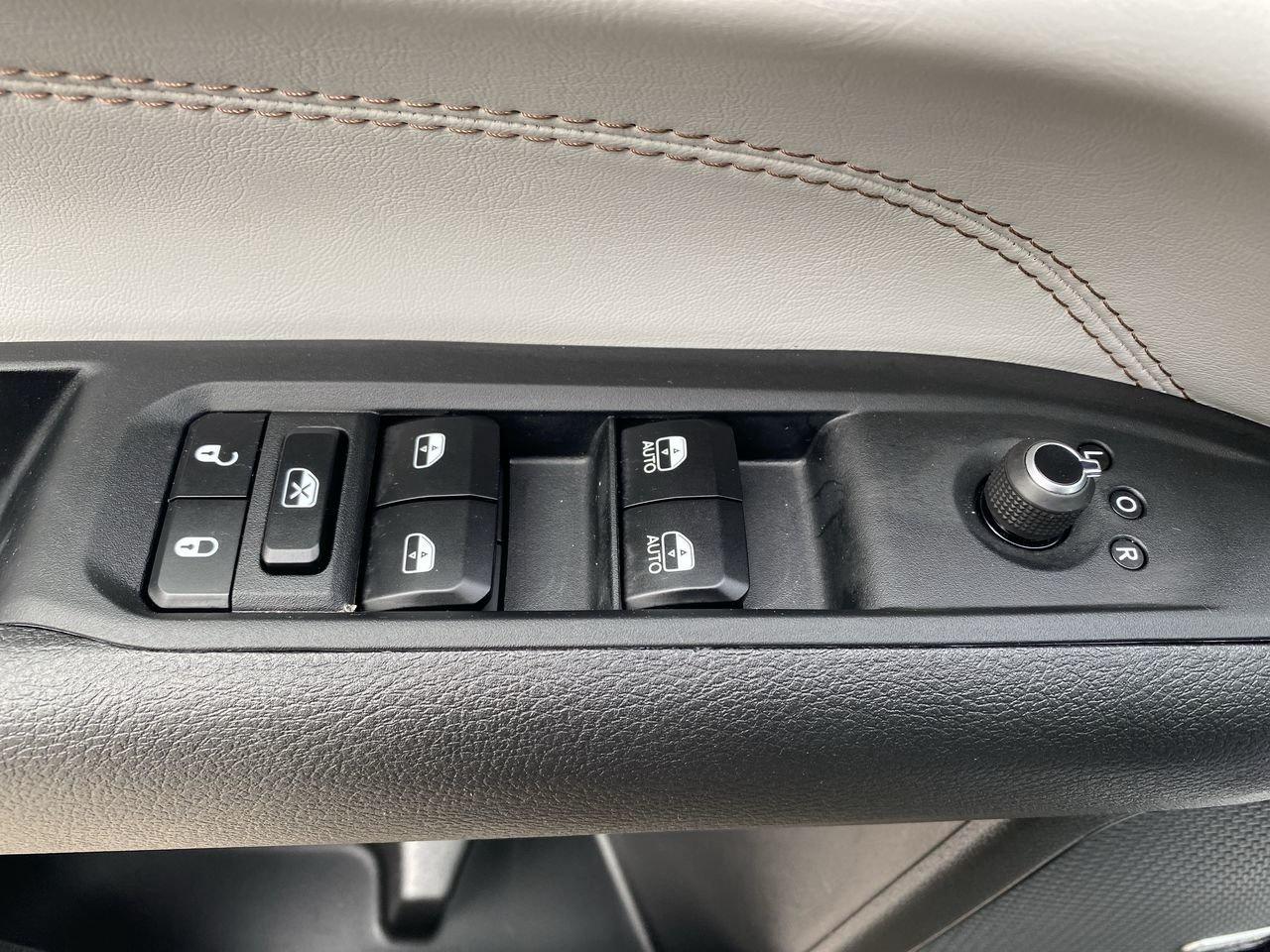 2025 Jeep Compass LIMITED Photo