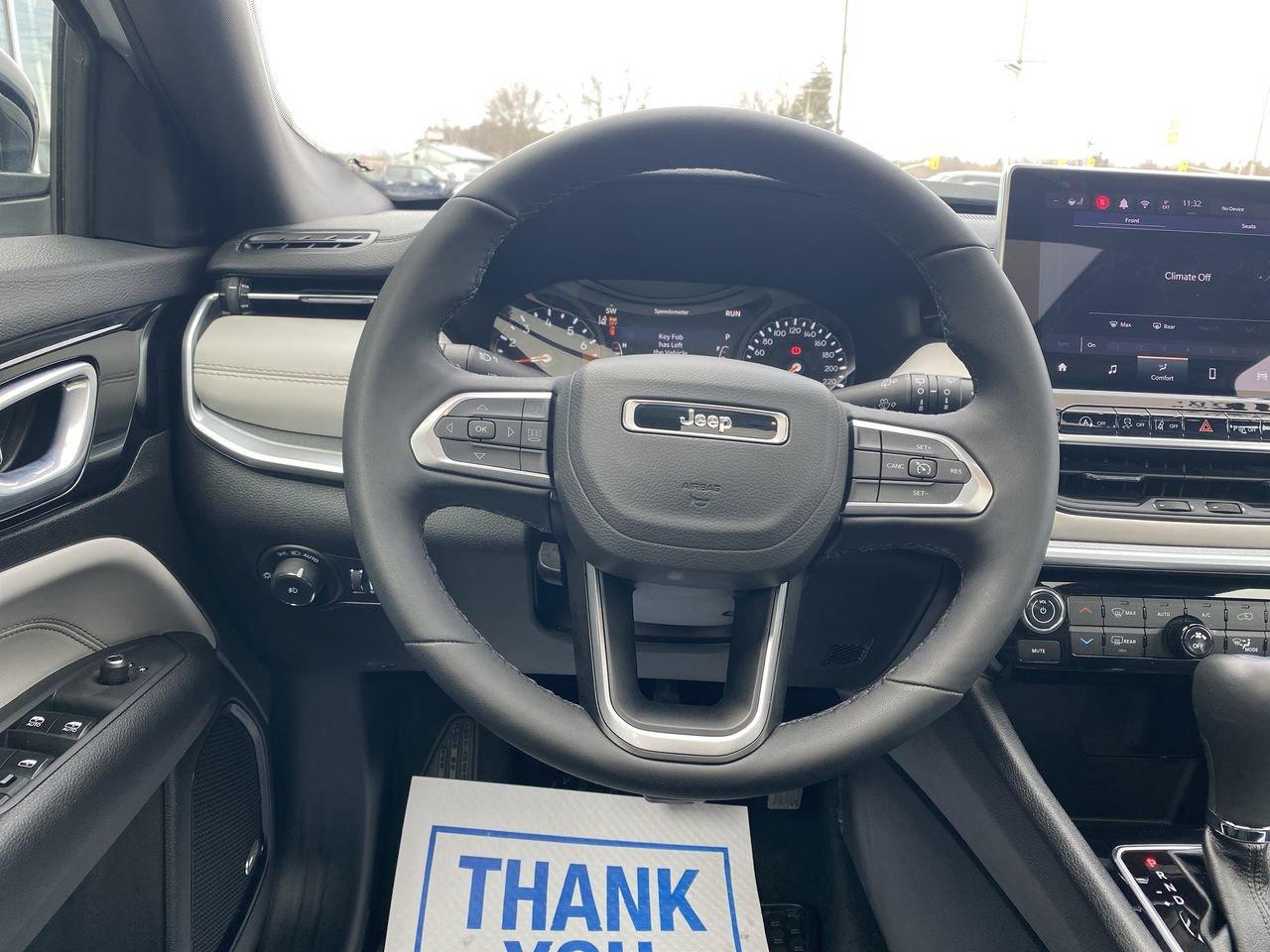 2025 Jeep Compass LIMITED Photo