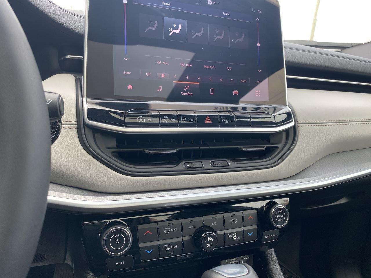 2025 Jeep Compass LIMITED Photo