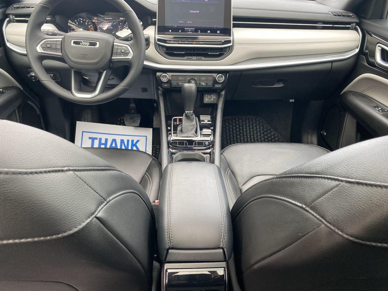 2025 Jeep Compass LIMITED Photo