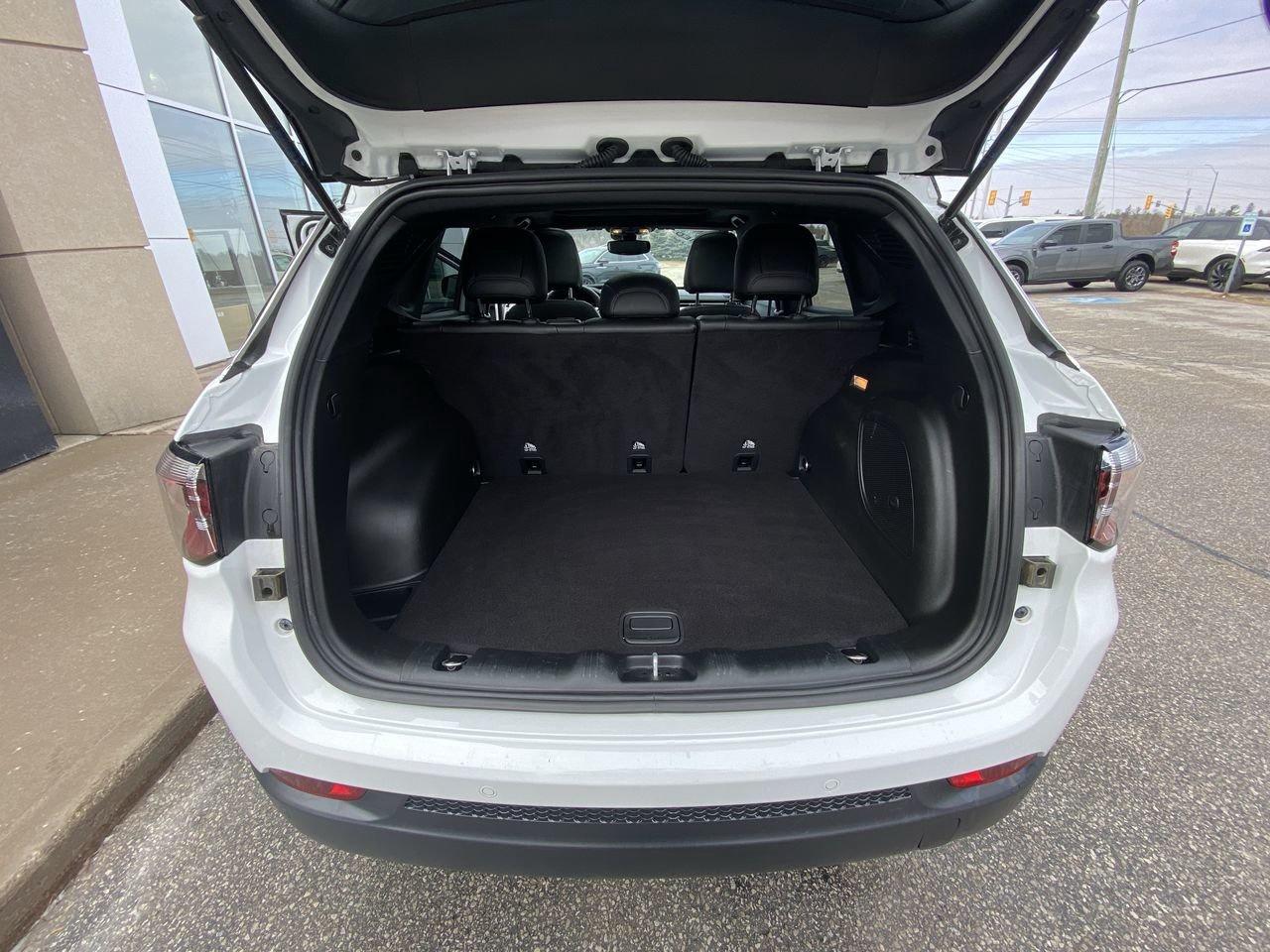 2025 Jeep Compass LIMITED Photo