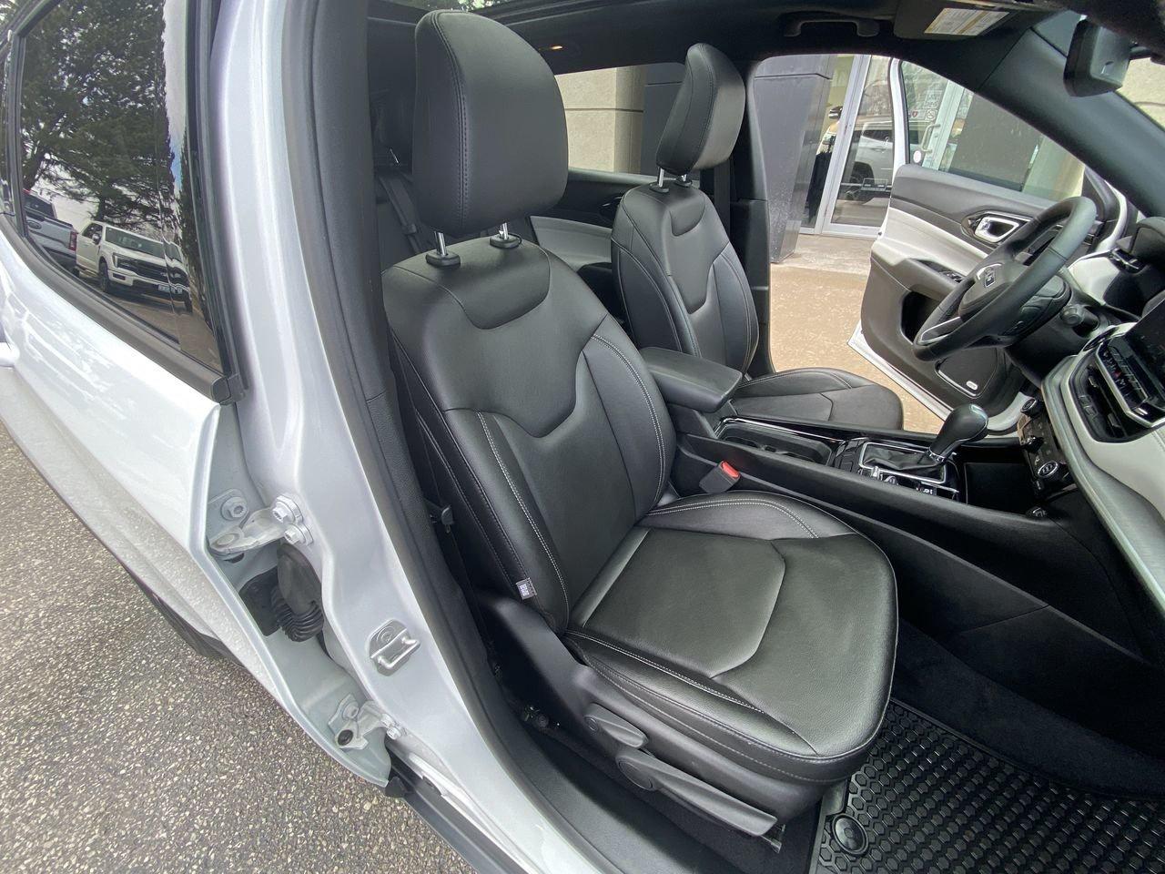 2025 Jeep Compass LIMITED Photo