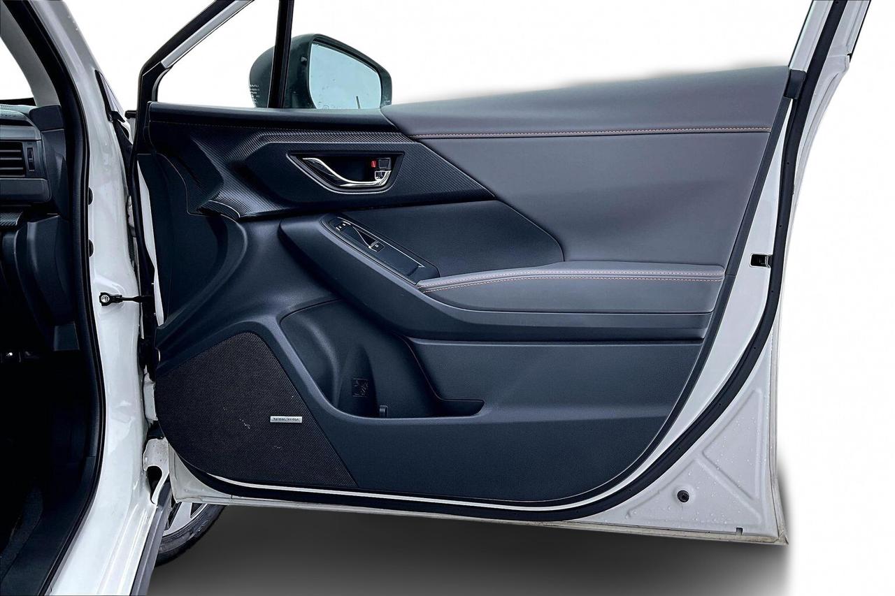 2025 Subaru Crosstrek LIMITED AWD   LEATHER   SUNROOF   NAVIGATION Photo