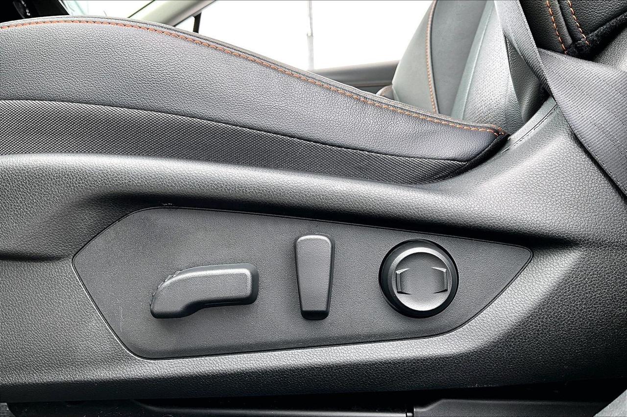 2025 Subaru Crosstrek LIMITED AWD   LEATHER   SUNROOF   NAVIGATION Photo