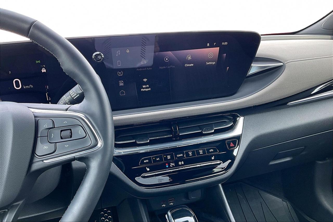 2025 Buick Envista AVENIR   LEATHER   SUNROOF   ADAPT CRUISE  CARPLAY Photo