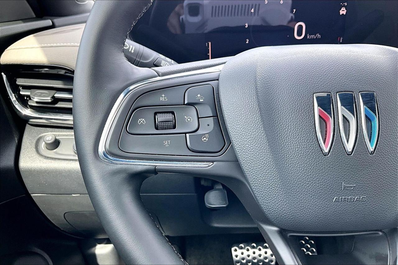 2025 Buick Envista AVENIR   LEATHER   SUNROOF   ADAPT CRUISE  CARPLAY Photo