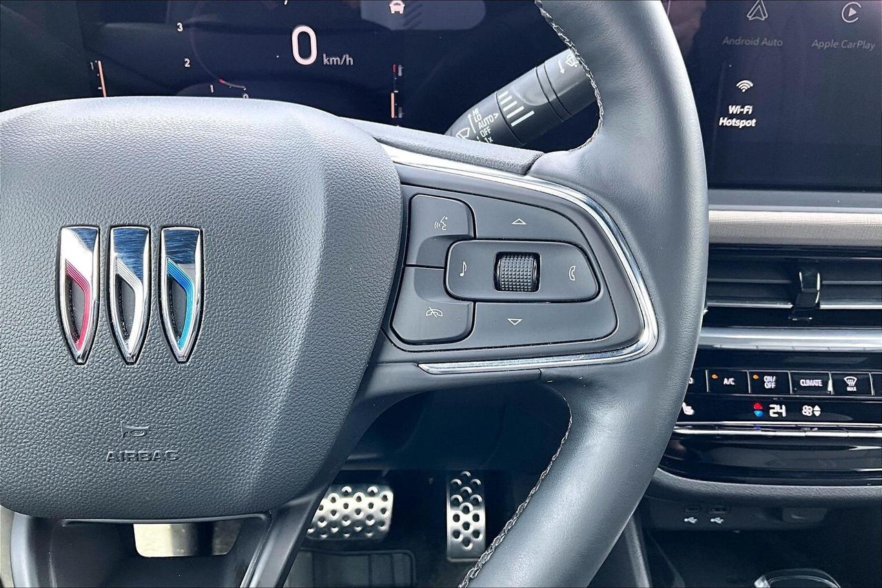 2025 Buick Envista AVENIR   LEATHER   SUNROOF   ADAPT CRUISE  CARPLAY Photo