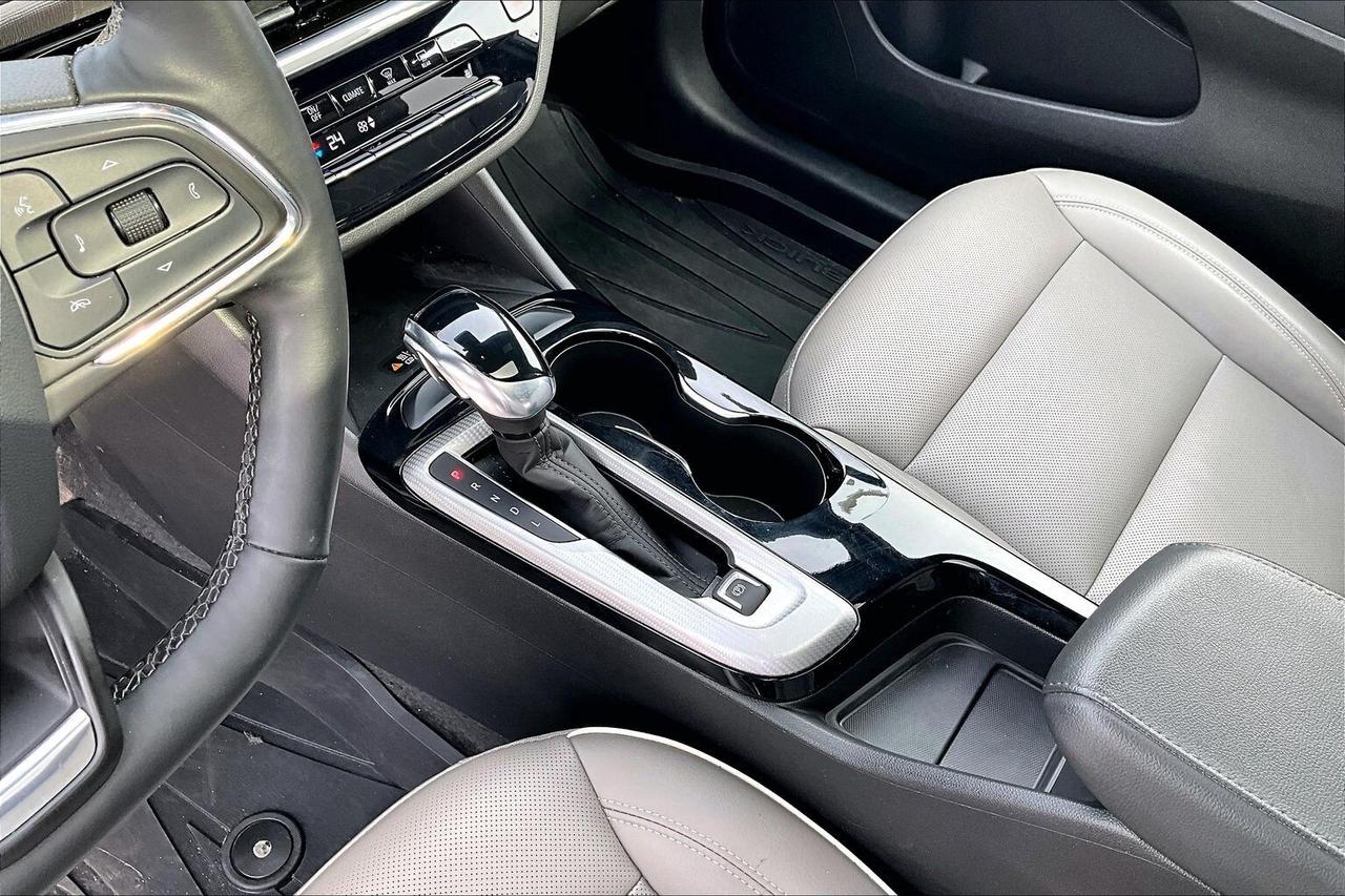 2025 Buick Envista AVENIR   LEATHER   SUNROOF   ADAPT CRUISE  CARPLAY Photo