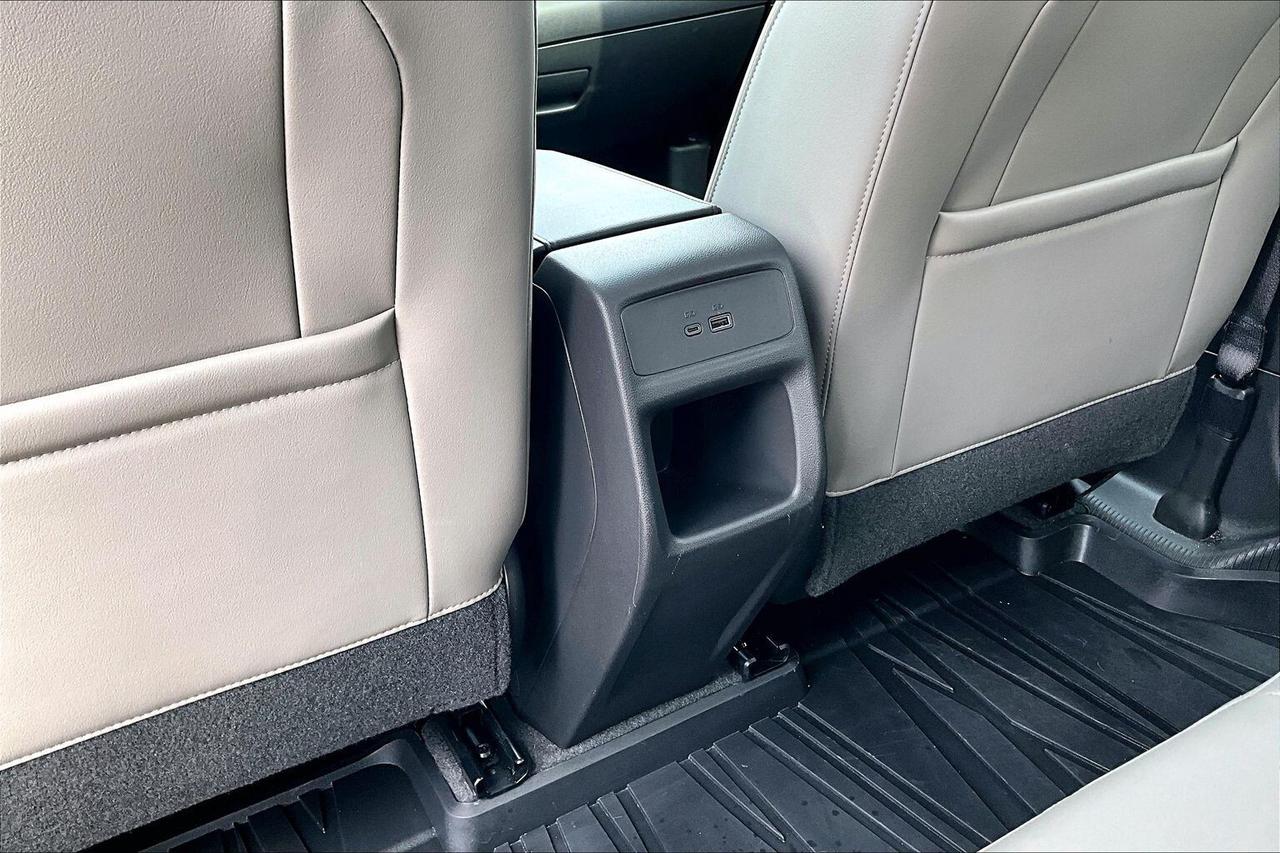 2025 Buick Envista AVENIR   LEATHER   SUNROOF   ADAPT CRUISE  CARPLAY Photo