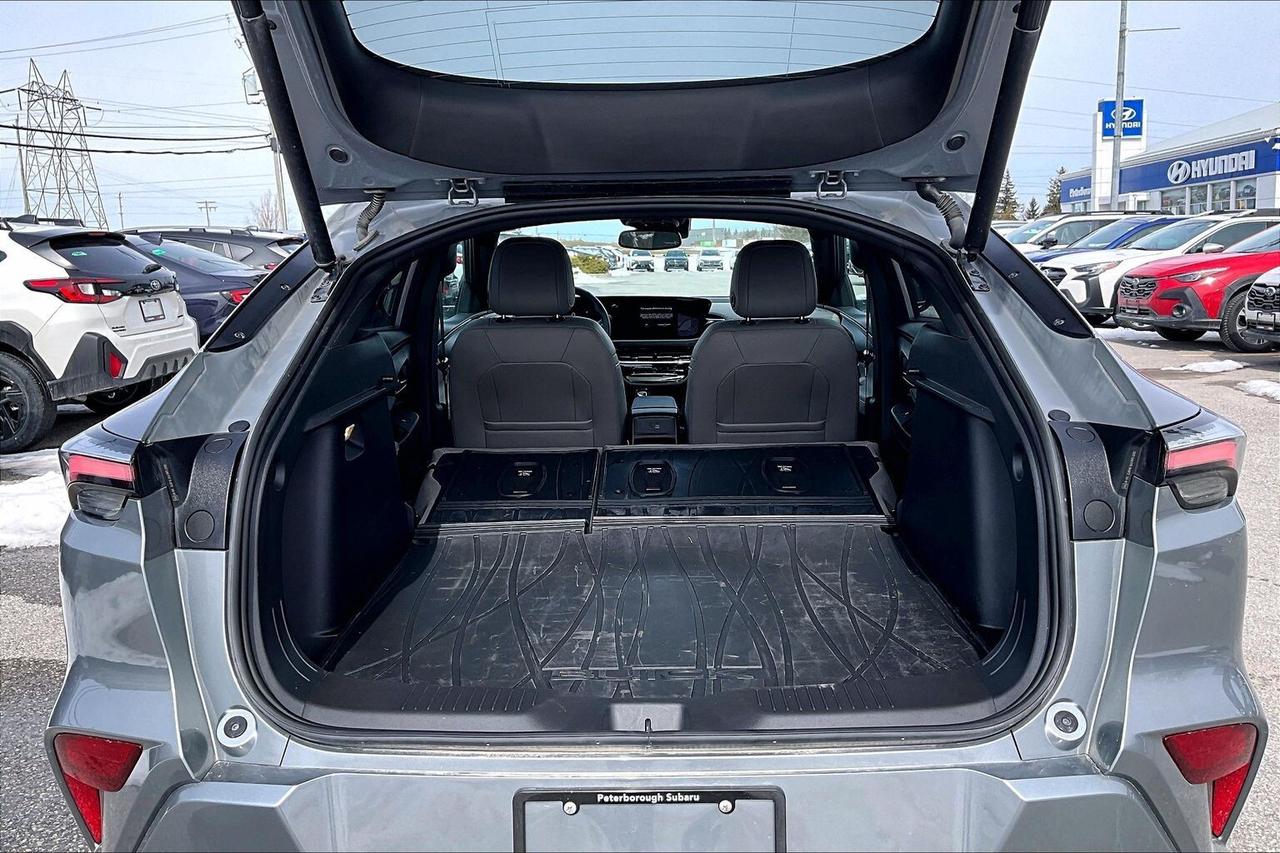 2025 Buick Envista AVENIR   LEATHER   SUNROOF   ADAPT CRUISE  CARPLAY Photo