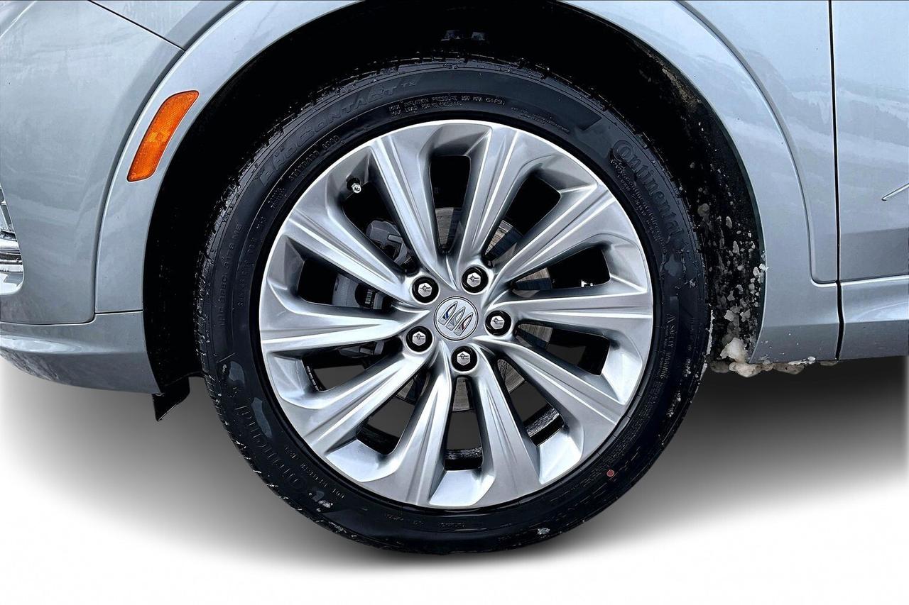 2025 Buick Envista AVENIR   LEATHER   SUNROOF   ADAPT CRUISE  CARPLAY Photo