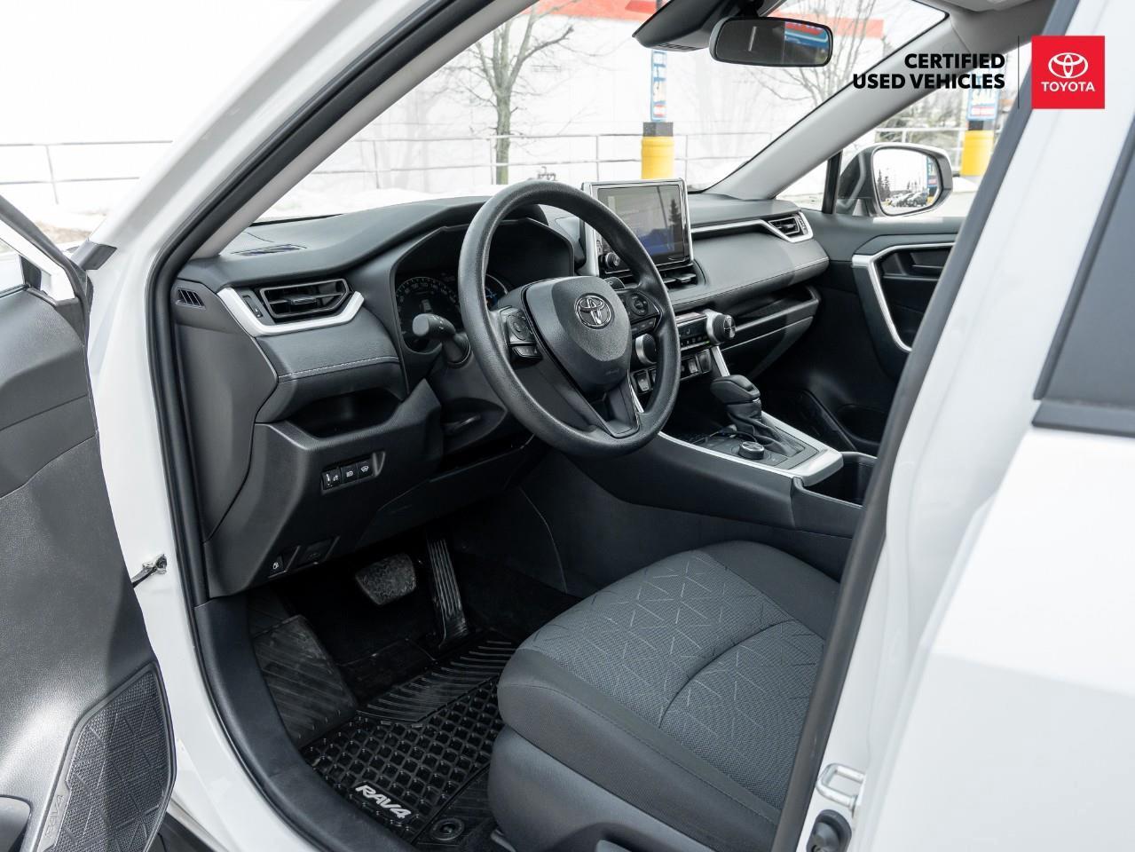 2025 Toyota RAV4 Hybrid LE 4dr All-Wheel Drive Photo