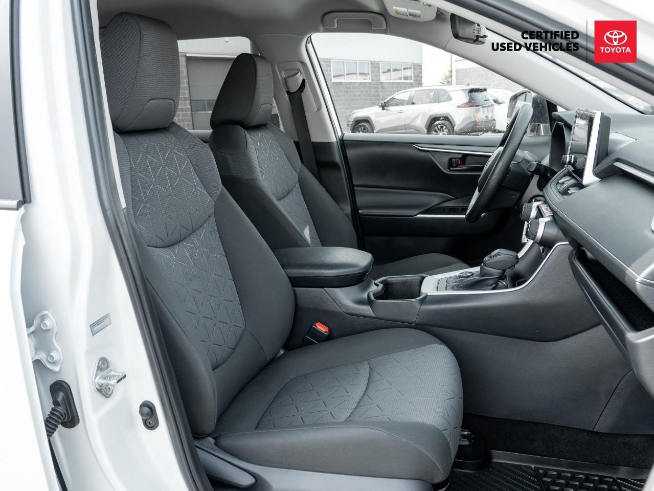 2025 Toyota RAV4 Hybrid LE 4dr All-Wheel Drive Photo