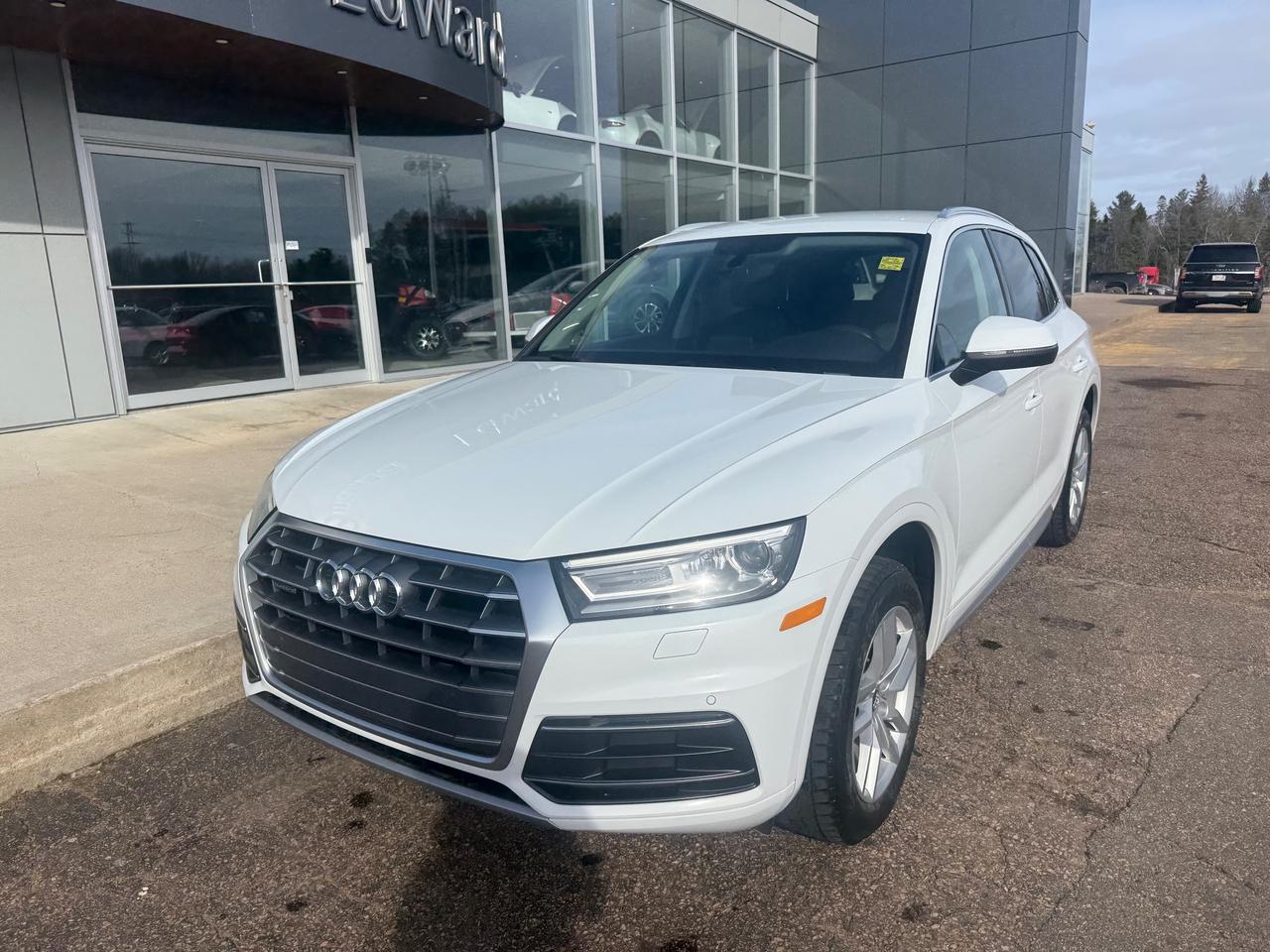 2019 Audi Q5 45 Komfort 4dr All-Wheel Drive quattro Sport Utility Photo3