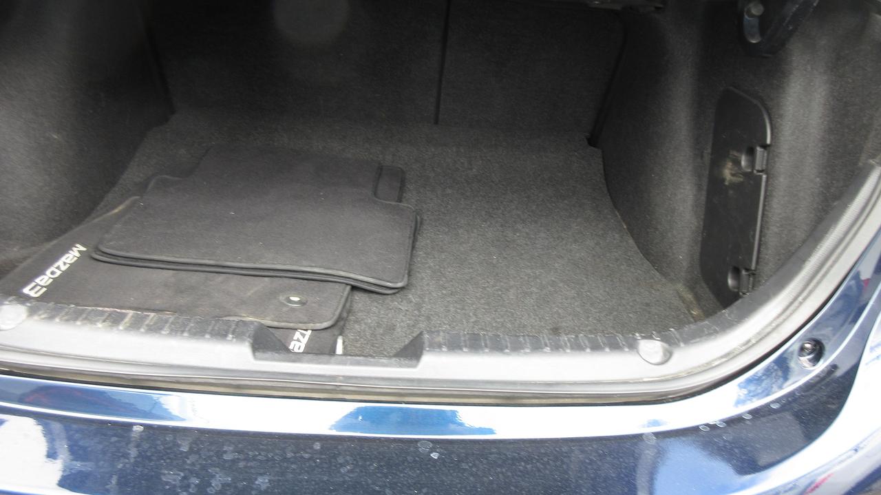 2014 Mazda MAZDA3 GS-SKY Photo