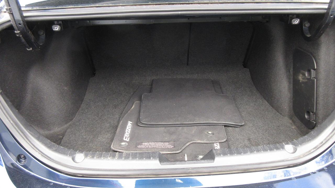 2014 Mazda MAZDA3 GS-SKY Photo