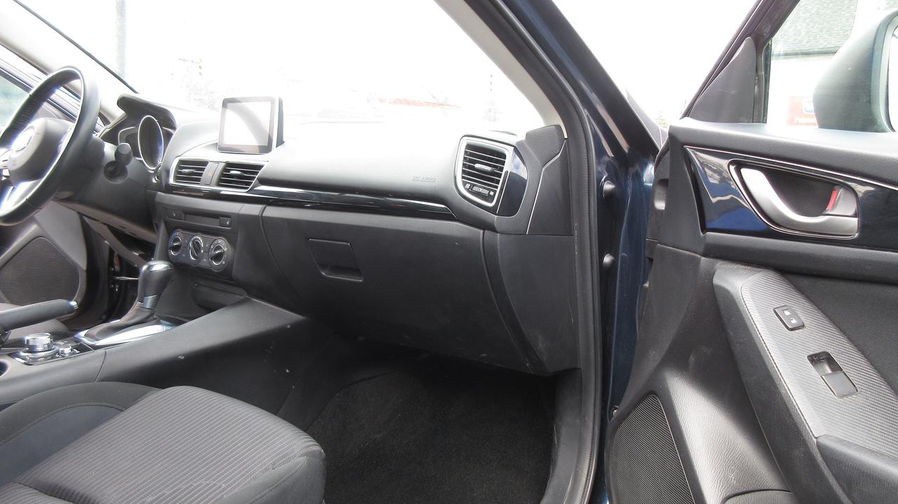 2014 Mazda MAZDA3 GS-SKY Photo