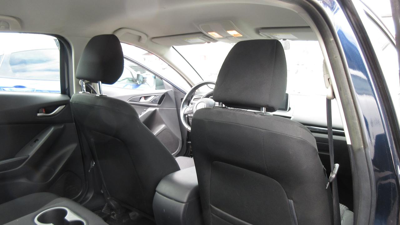 2014 Mazda MAZDA3 GS-SKY Photo