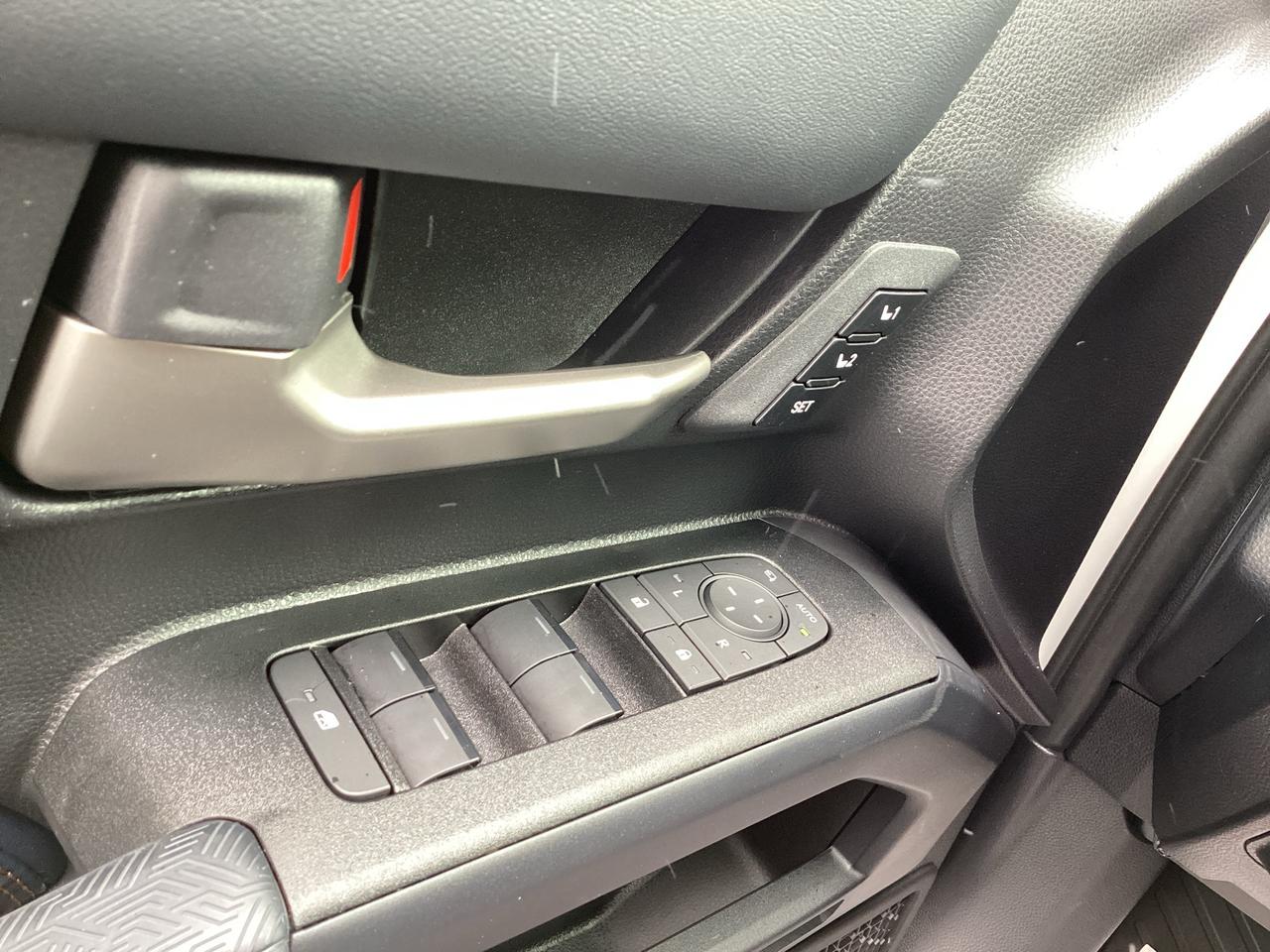 2025 Toyota 4Runner Hybrid Platinum 4WD Photo