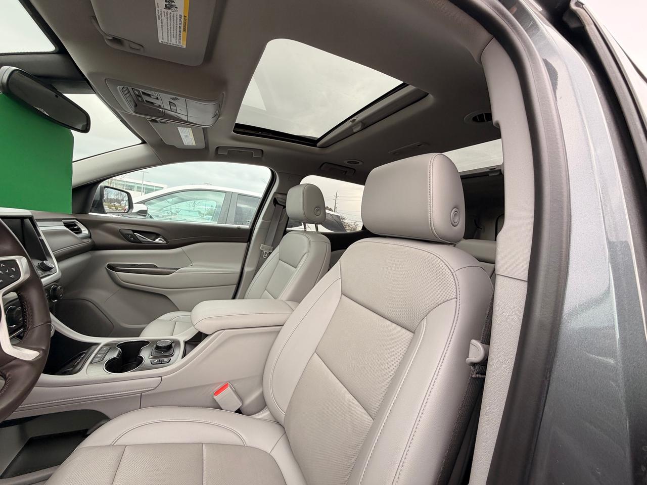 2022 GMC Acadia SLT All-wheel Drive Photo