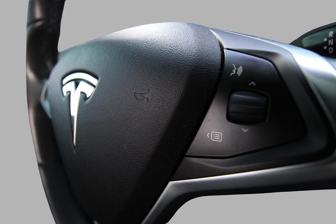 2017 Tesla Model X 100D MCU2 Enhanced AP Photo