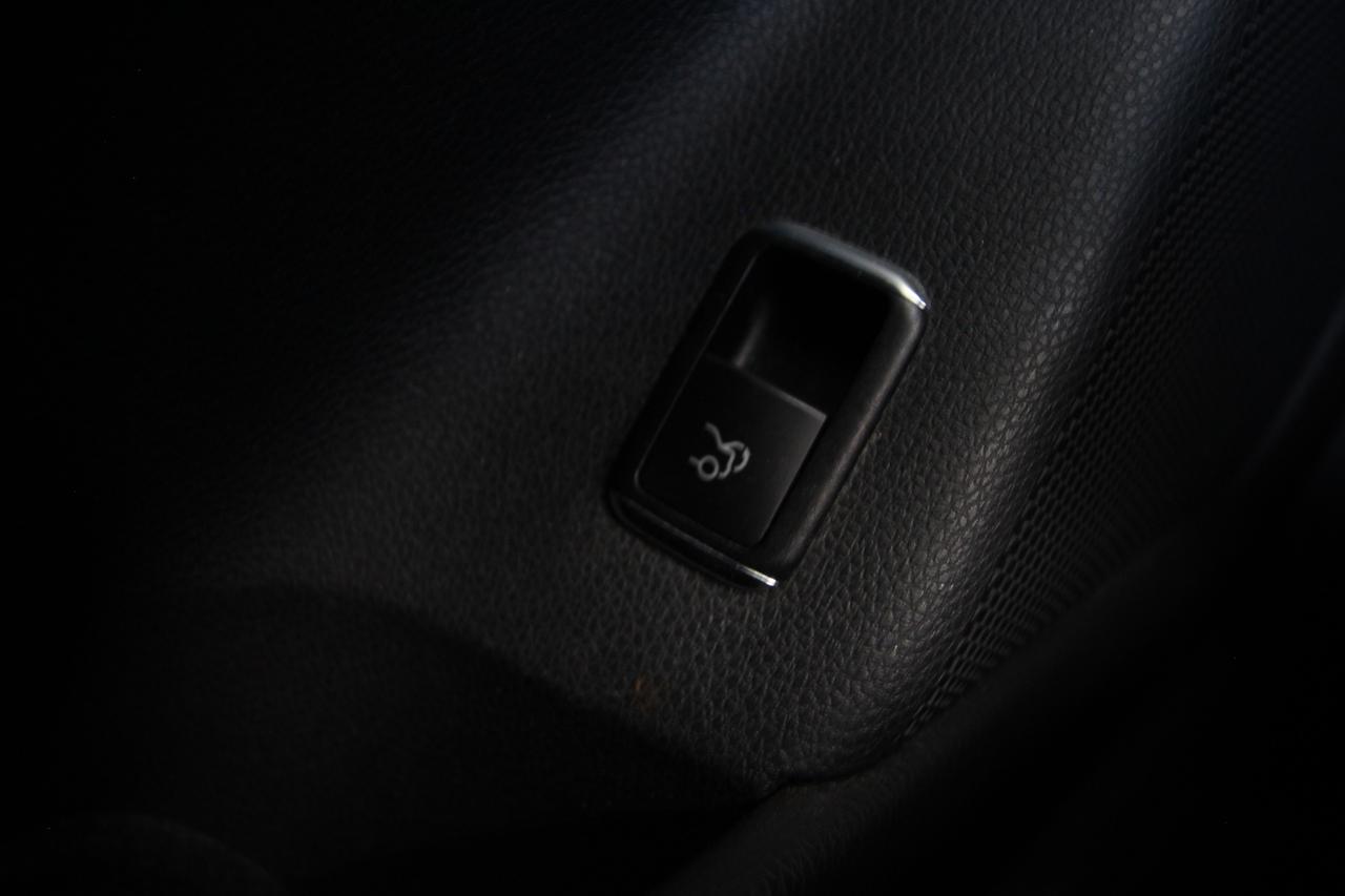 2018 Mercedes-Benz CLA-Class 250- NO ACCIDENTS/DEALER SERVICED Photo