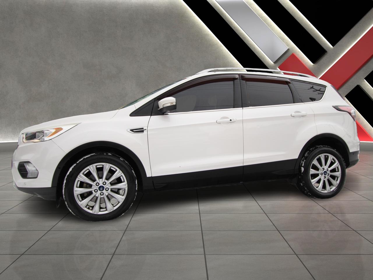 2017 Ford Escape TITANIUM AWD - CLEAN CARFAX/ DEALER SERVICED Photo