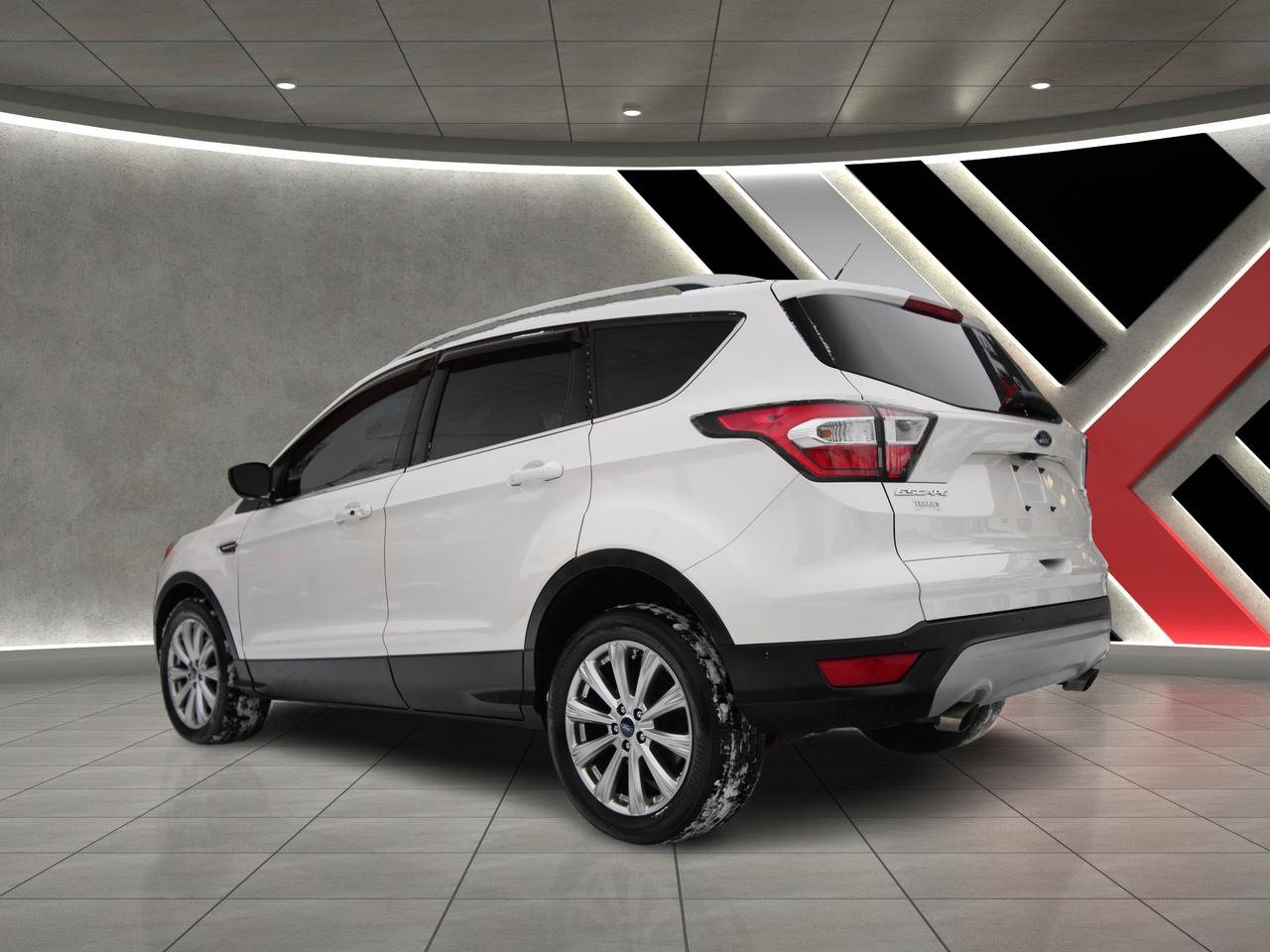 2017 Ford Escape TITANIUM AWD - CLEAN CARFAX/ DEALER SERVICED Photo