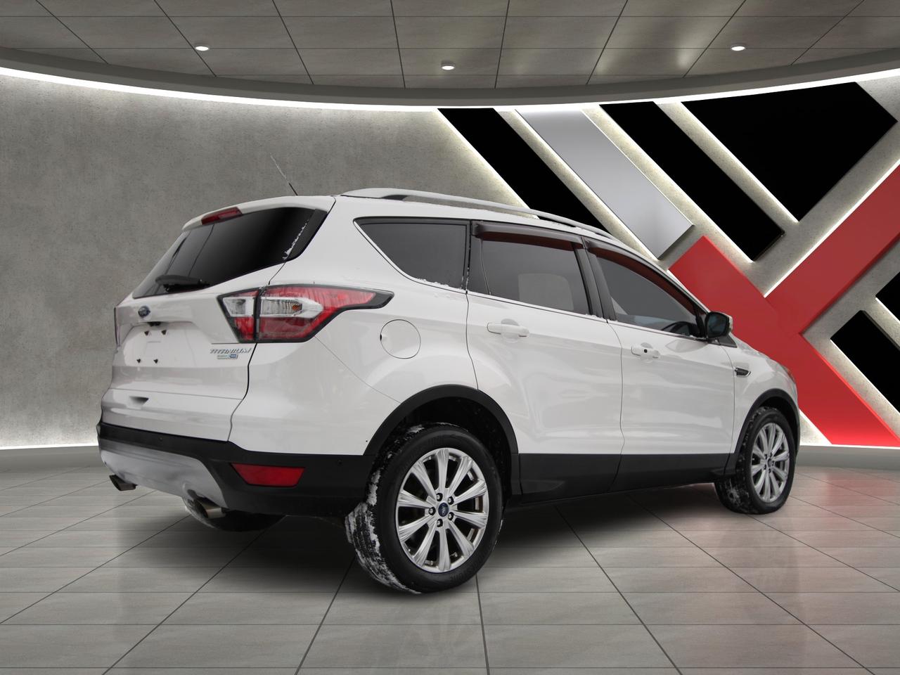 2017 Ford Escape TITANIUM AWD - CLEAN CARFAX/ DEALER SERVICED Photo