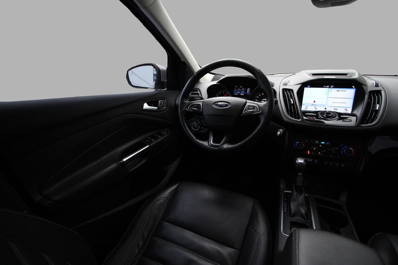 2017 Ford Escape TITANIUM AWD - CLEAN CARFAX/ DEALER SERVICED Photo2