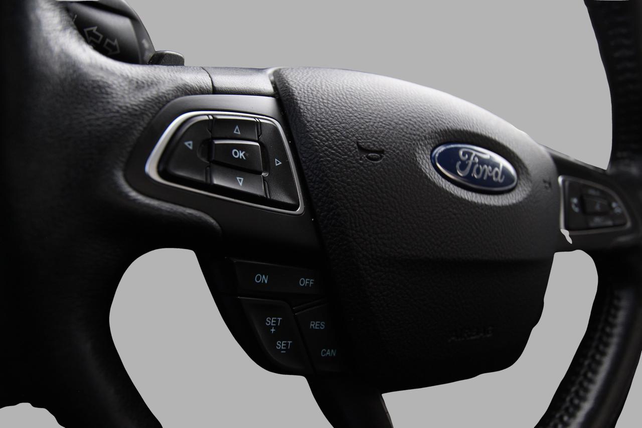 2017 Ford Escape TITANIUM AWD - CLEAN CARFAX/ DEALER SERVICED Photo