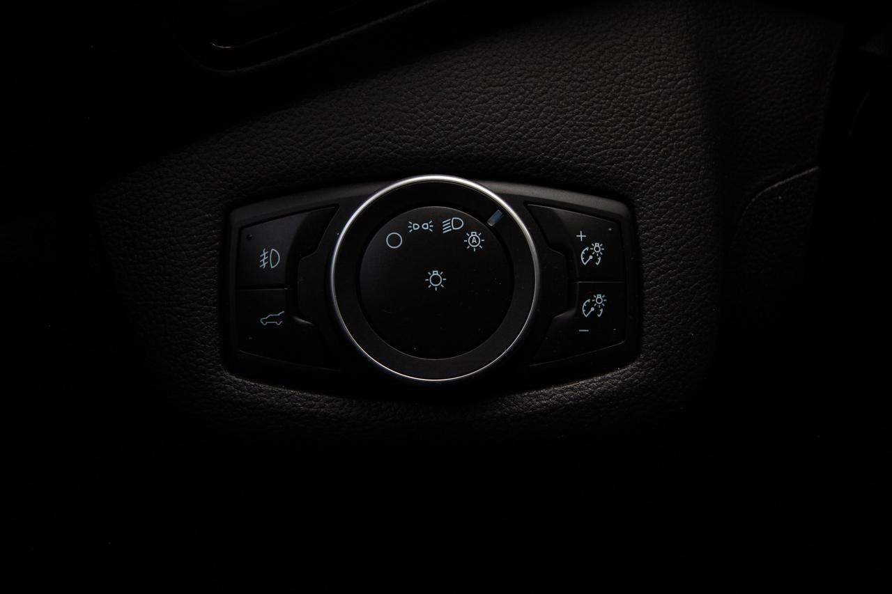 2017 Ford Escape TITANIUM AWD - CLEAN CARFAX/ DEALER SERVICED Photo