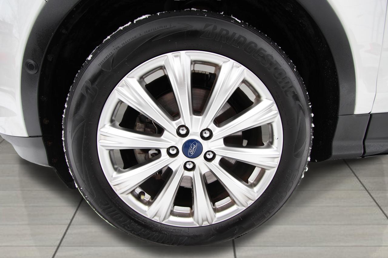 2017 Ford Escape TITANIUM AWD - CLEAN CARFAX/ DEALER SERVICED Photo