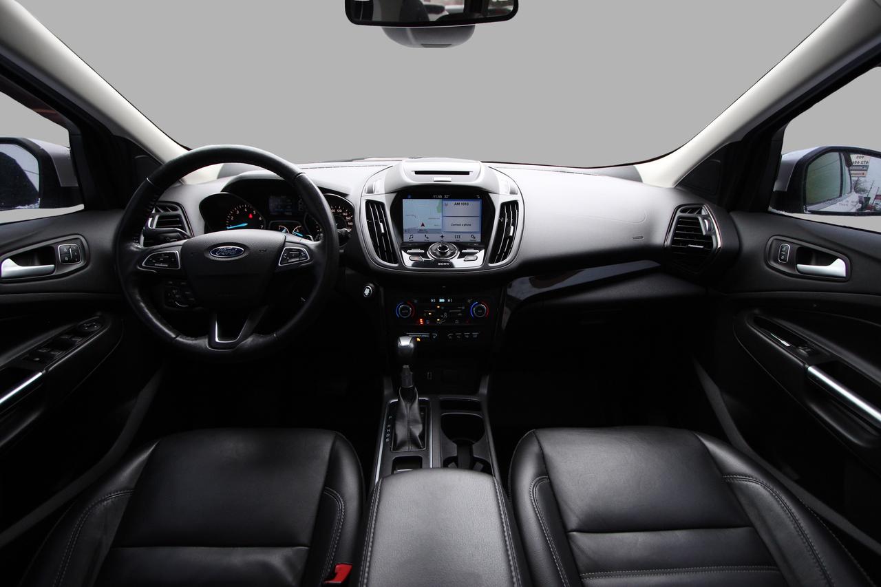 2017 Ford Escape TITANIUM AWD - CLEAN CARFAX/ DEALER SERVICED Photo