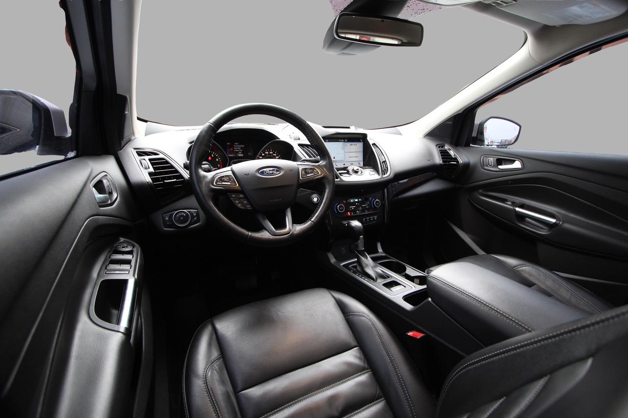 2017 Ford Escape TITANIUM AWD - CLEAN CARFAX/ DEALER SERVICED Photo